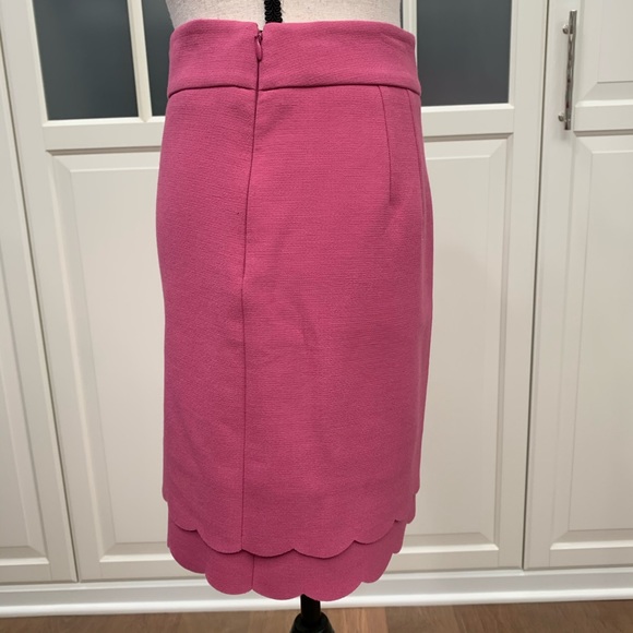 LOFT Pencil skirt with double scalloped hem - Picture 4 of 8